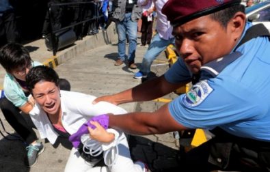 nicaragua-policia-reprime-brutalmente-protesta-contra-ortega-en-managua